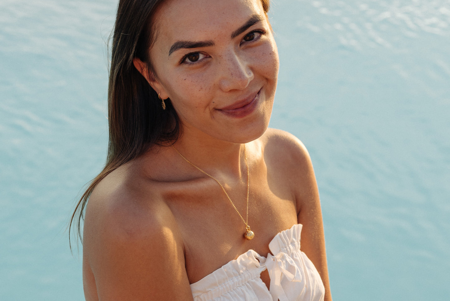 FLORA . Boho-Kette mit floralem Kugel-Anhänger aus vergoldetem 925er Silber / Geschenkideen