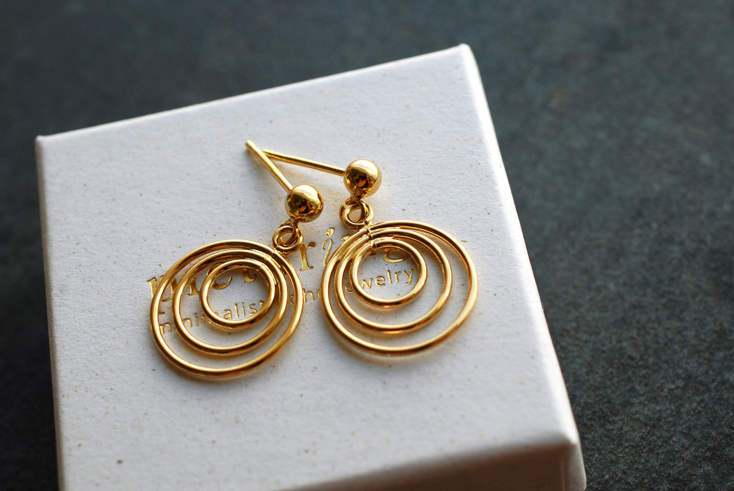 CIRCLES . Kreis-Ohrringe aus vergoldetem 925 Silber . Geschenke für Sie . Geburtstagsgeschenk