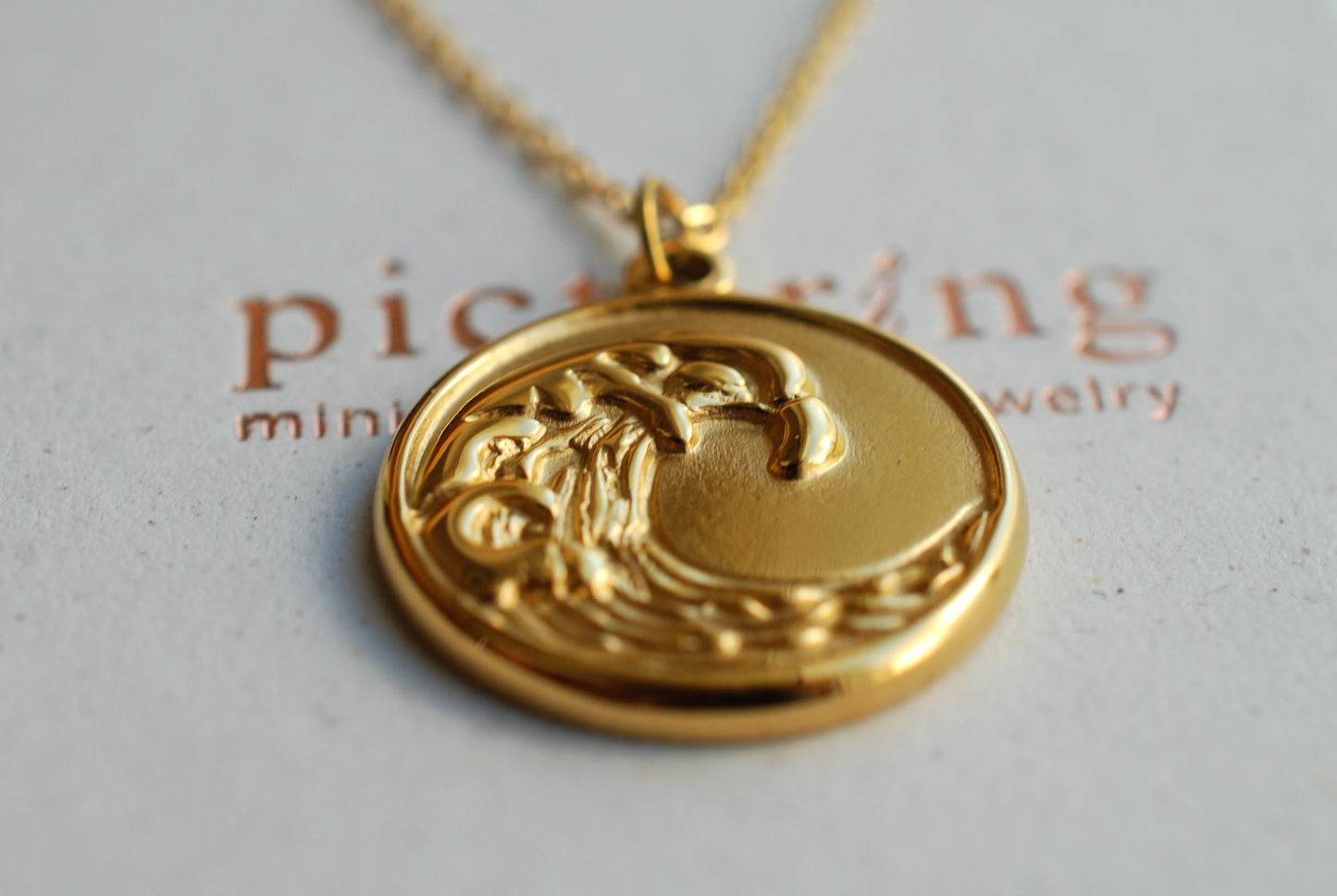 WAVE . 18 kt Vergoldete Edelstahlkette mit Wellen-Motiv