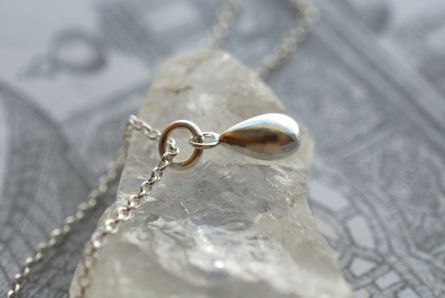 Kette aus 925er Silber mit Tropfen-Anhänger/minimalistischer Schmuck/ Geschenkideen - picturing