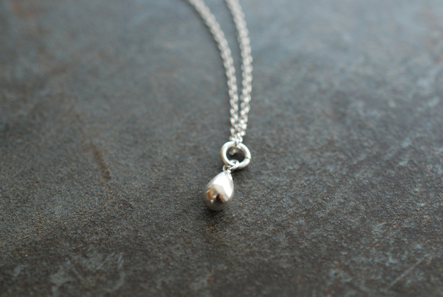 Kette aus 925er Silber mit Tropfen-Anhänger/minimalistischer Schmuck/ Geschenkideen - picturing