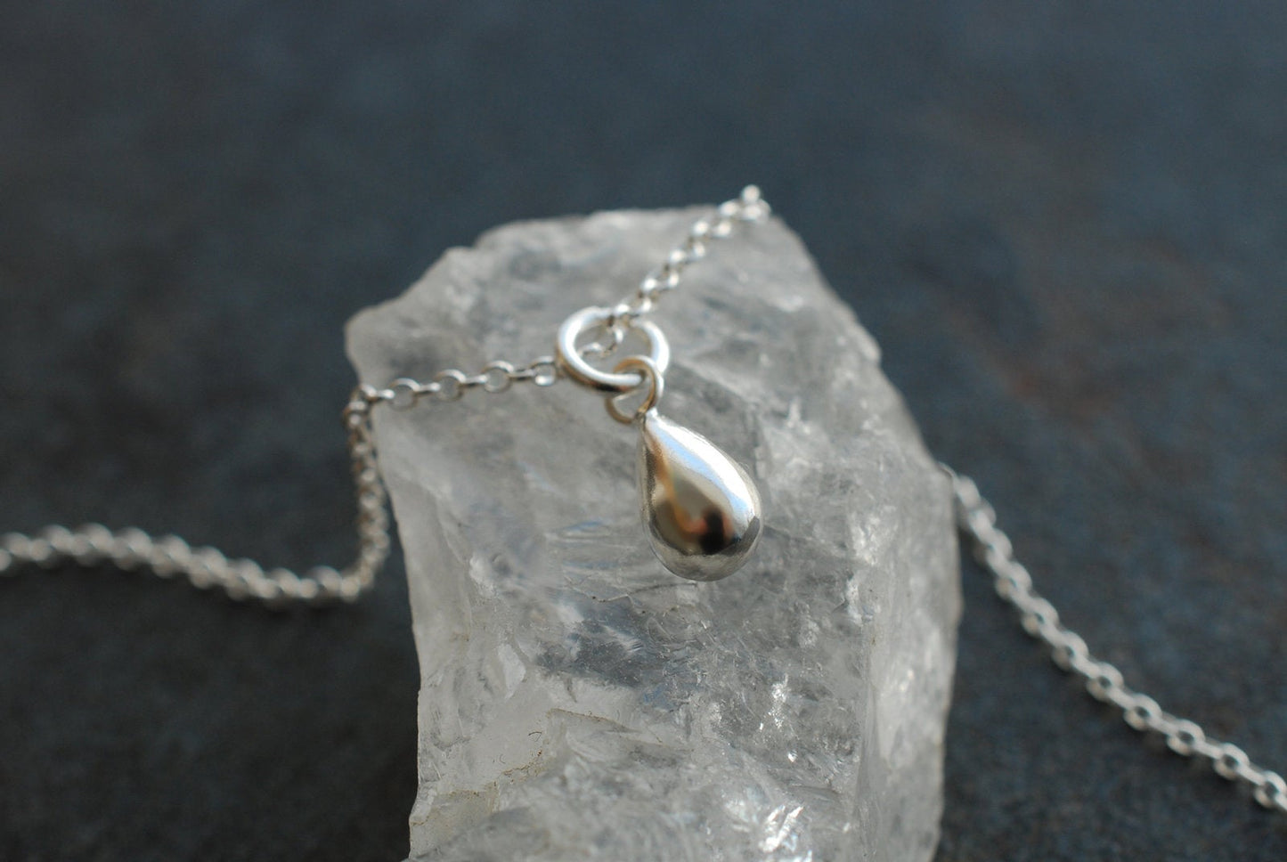 Kette aus 925er Silber mit Tropfen-Anhänger/minimalistischer Schmuck/ Geschenkideen - picturing