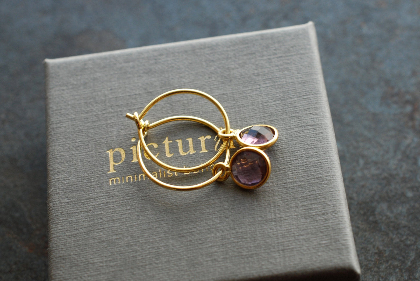 Geburtsstein-Creolen Amethyst . Februar Geburtstagsgeschenke . vergoldetes Silber - picturing