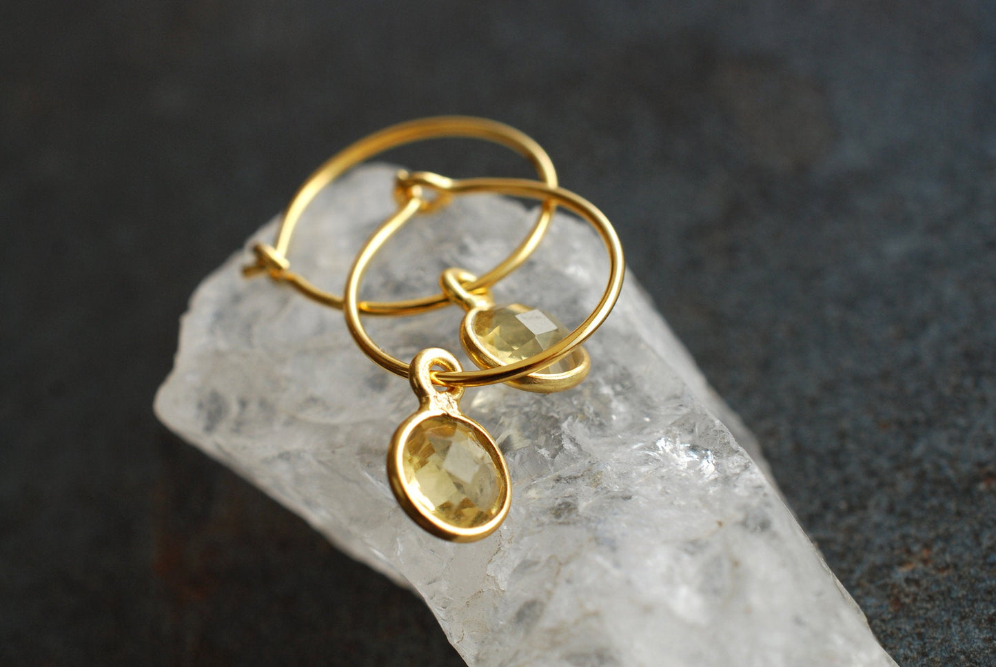 Geburtsstein-Creolen Citrin . November Geburtstagsgeschenke . vergoldetes Silber - picturing