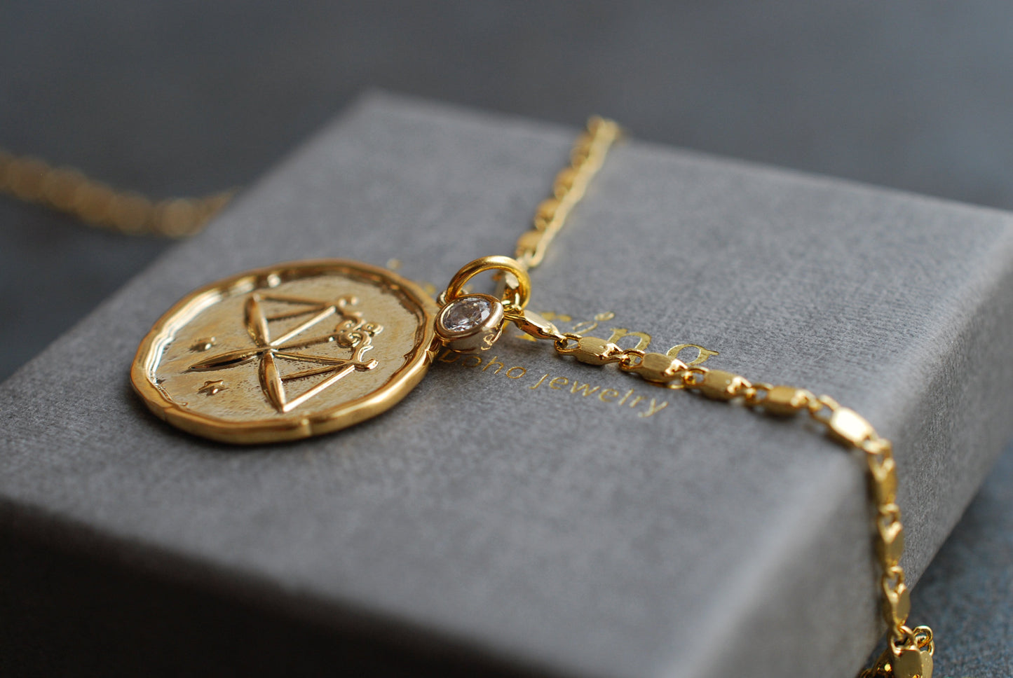 Vergoldete Sternzeichen-Geburtsstein-Kette . personalisiertes Geschenk - picturing