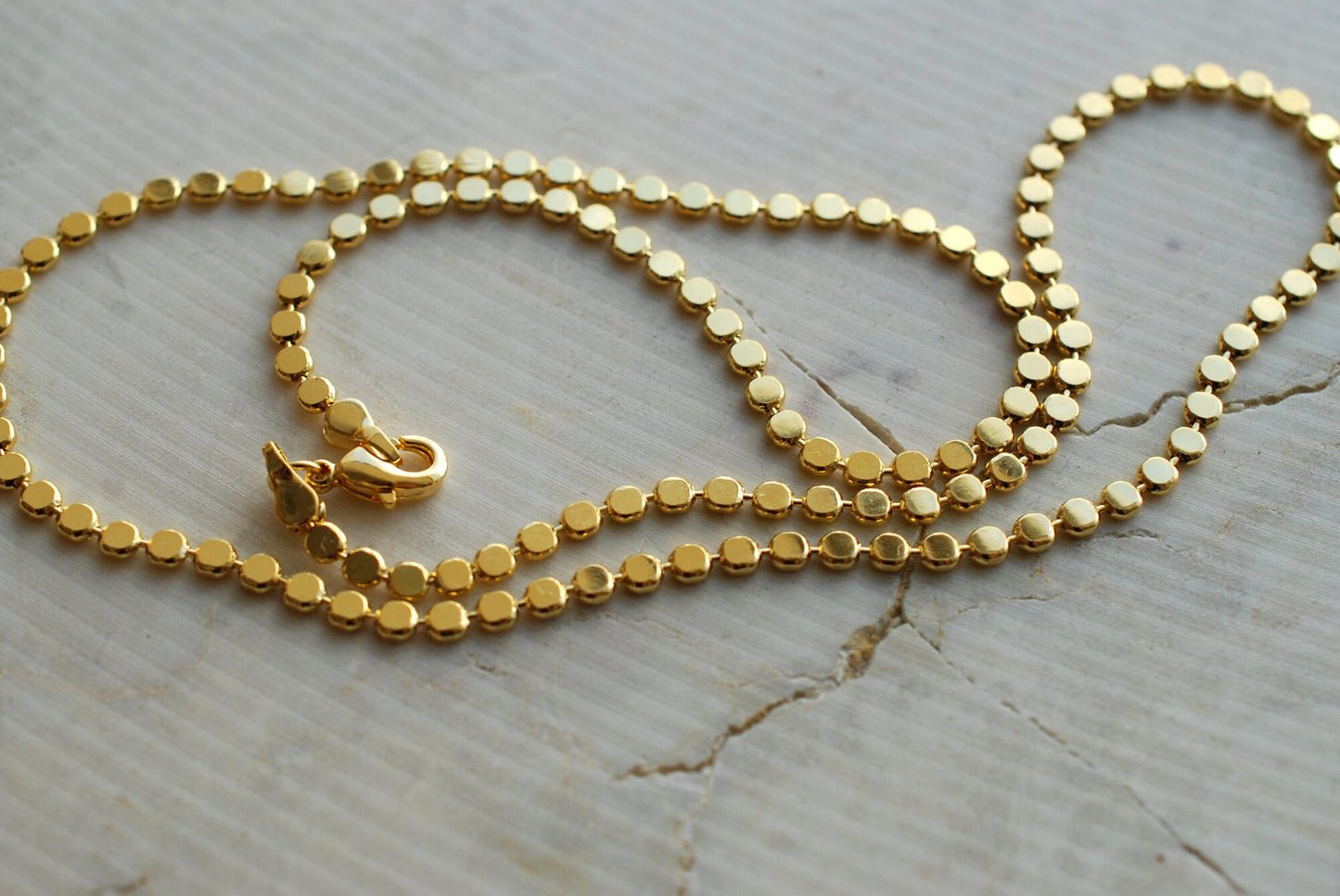 Dotty . 16 k Vergoldete Kette zum Kombinieren . Layering Kette