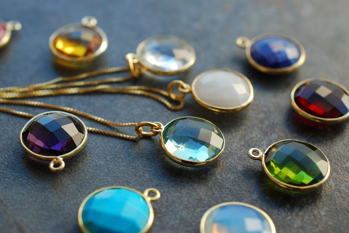 Edelstein-Anhänger wahlweise mit Gold-Kette/Geburtssteinkette/personalisierte Geschenke