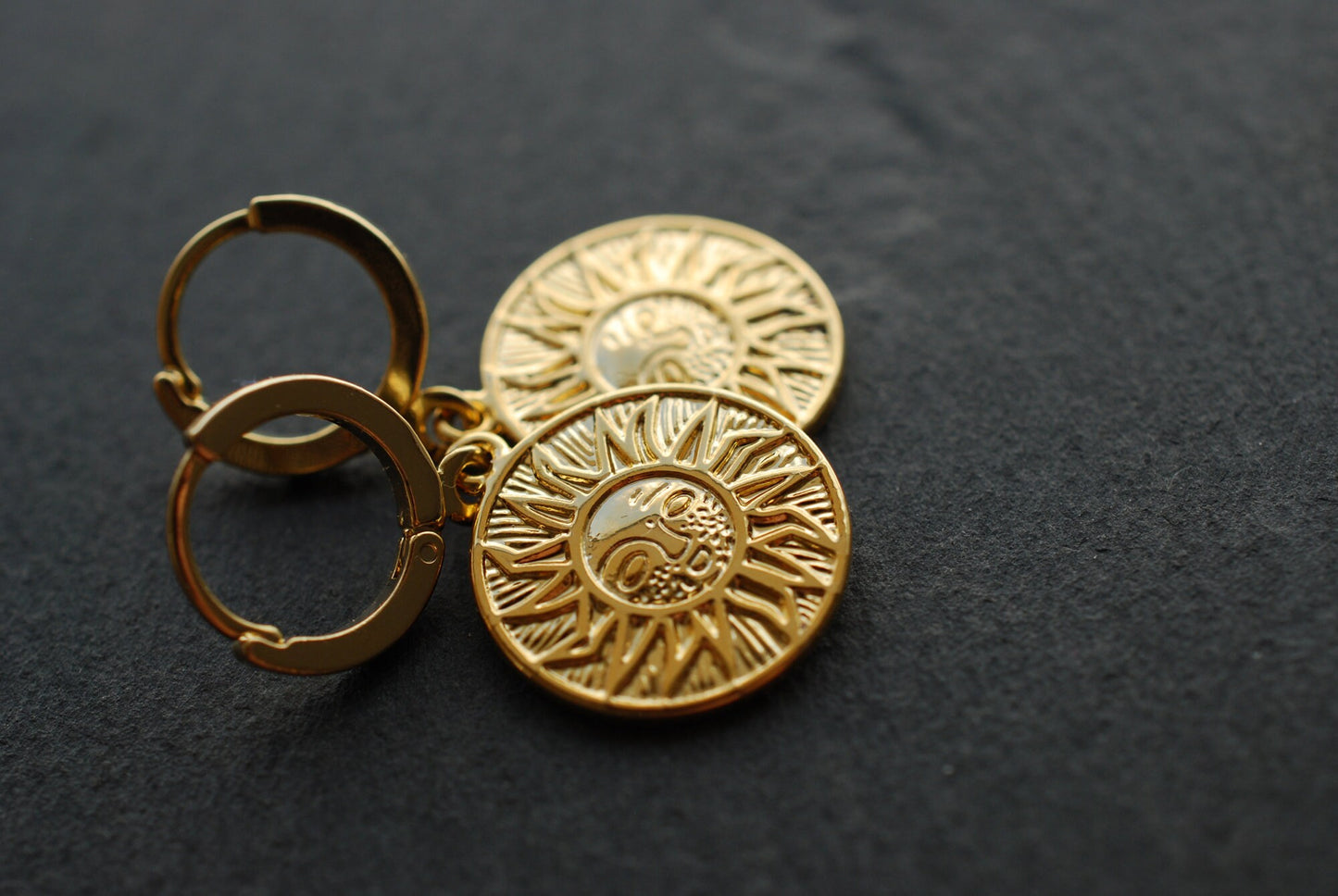 ELISA. Vergoldete Sonnen-Ohrringe . Boho-Schmuck . Geschenke für Frauen . Statement Ohrringe