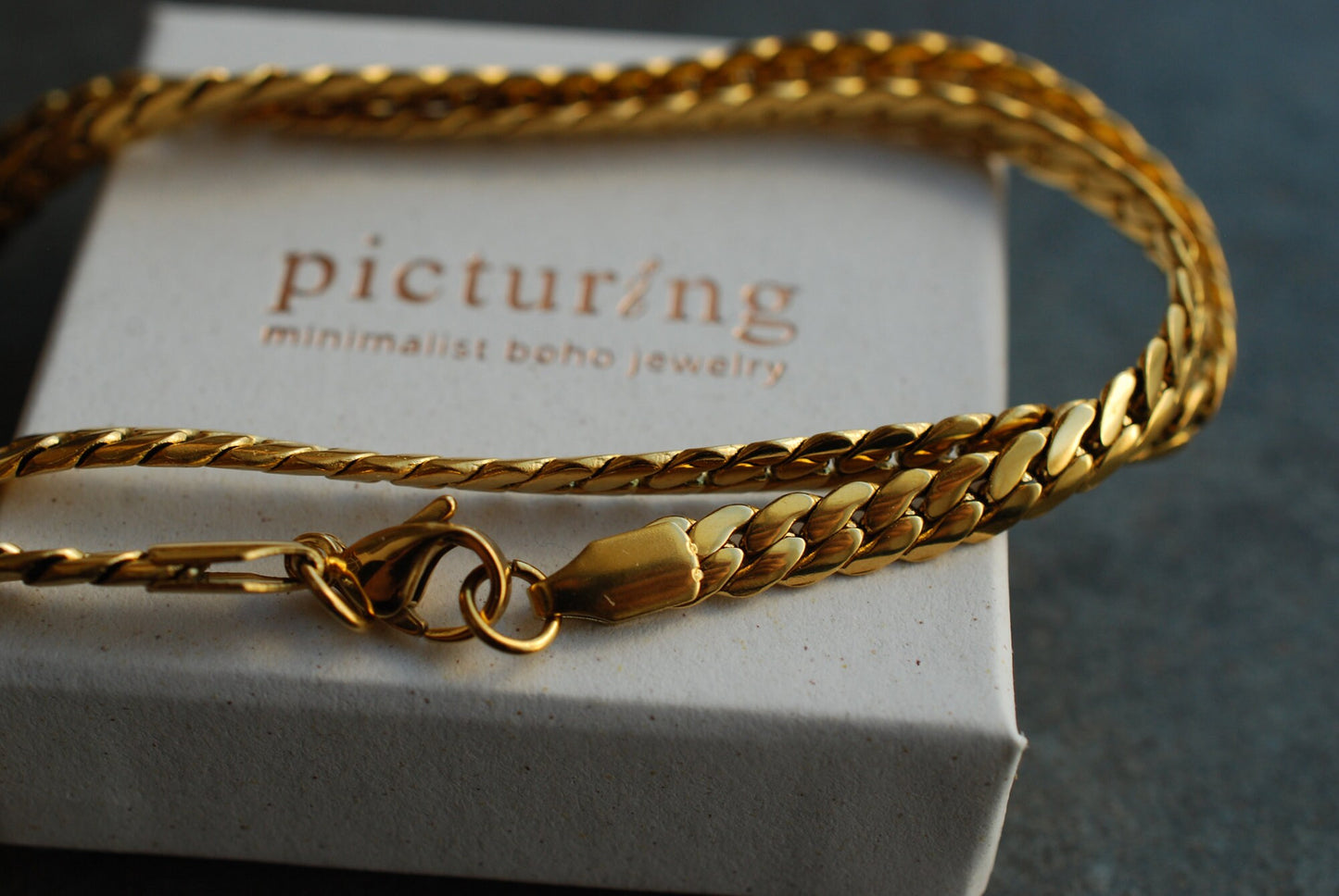 CLARA . 18 kt Vergoldete Basic-Kette zum Kombinieren . Layering Kette . Choker