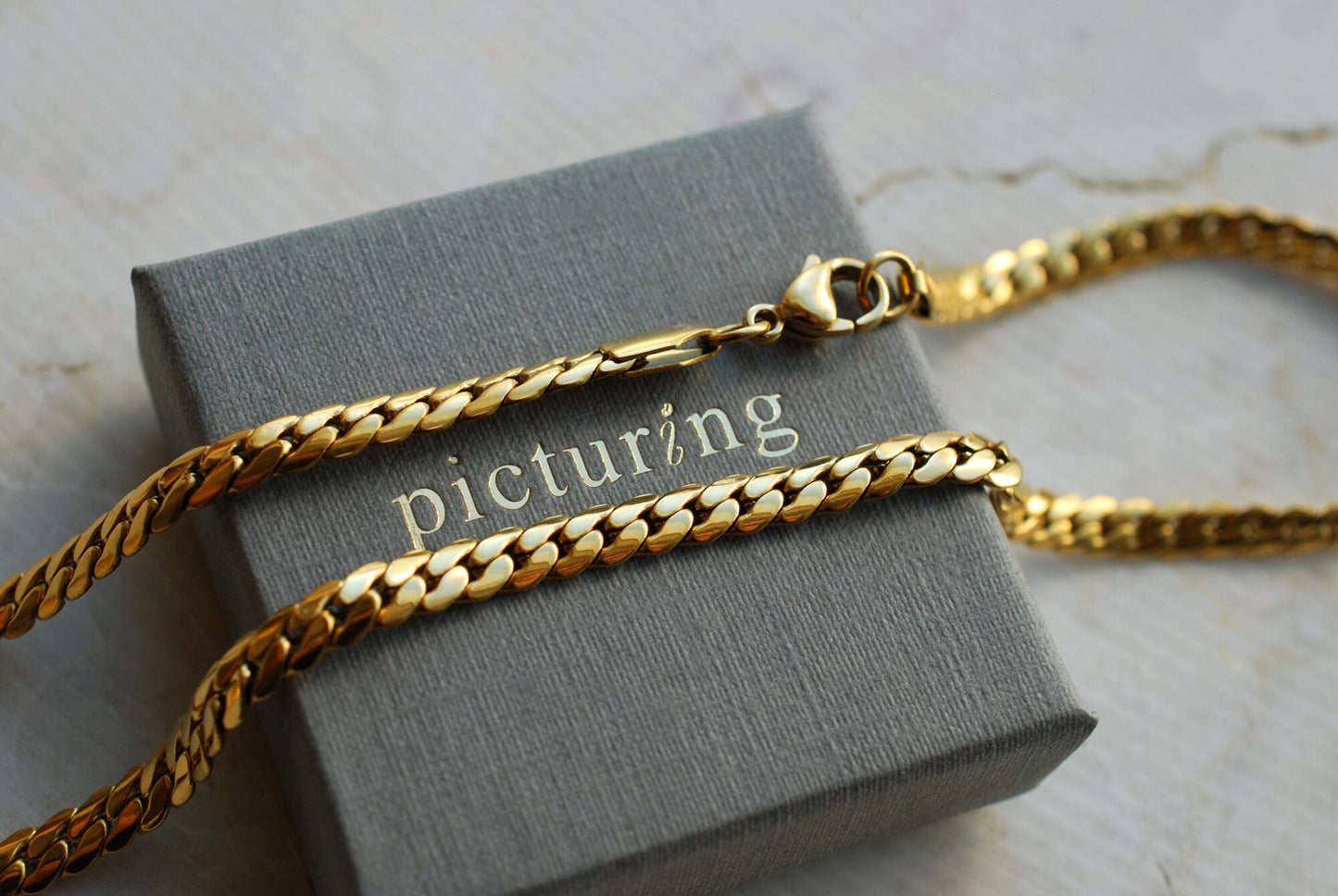 CLARA . 18 kt Vergoldete Basic-Kette zum Kombinieren . Layering Kette . Choker