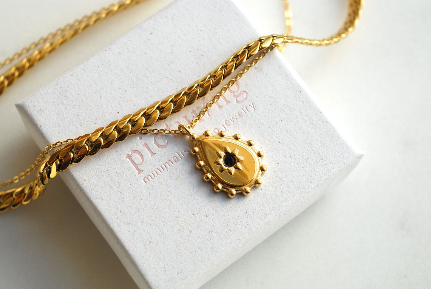 CLARA . 18 kt Vergoldete Basic-Kette zum Kombinieren . Layering Kette . Choker