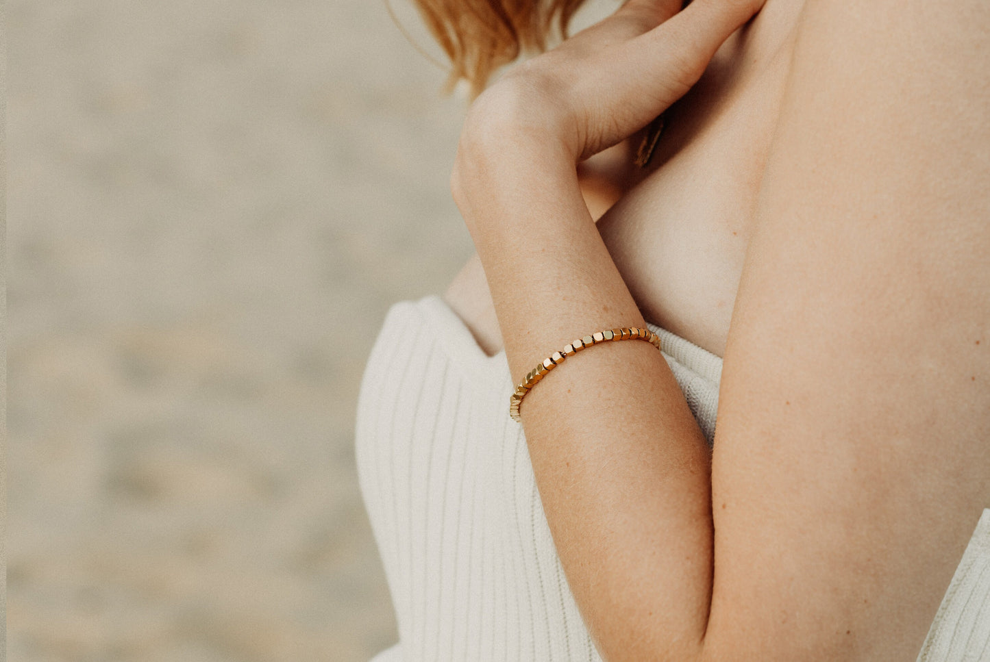 BEA . 18kt Vergoldetes Edelstahl-Armband . Größenverstellbar . Inspirierende Geschenke für Frauen
