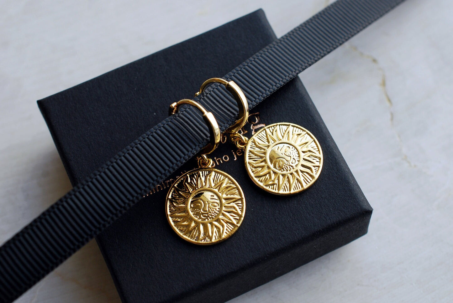 ELISA. Vergoldete Sonnen-Ohrringe . Boho-Schmuck . Geschenke für Frauen . Statement Ohrringe