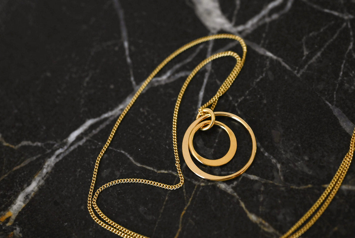 Vergoldete Kette mit Kreis-Anhängern · CIRCLES | feiner Schmuck aus Sterlingsilber