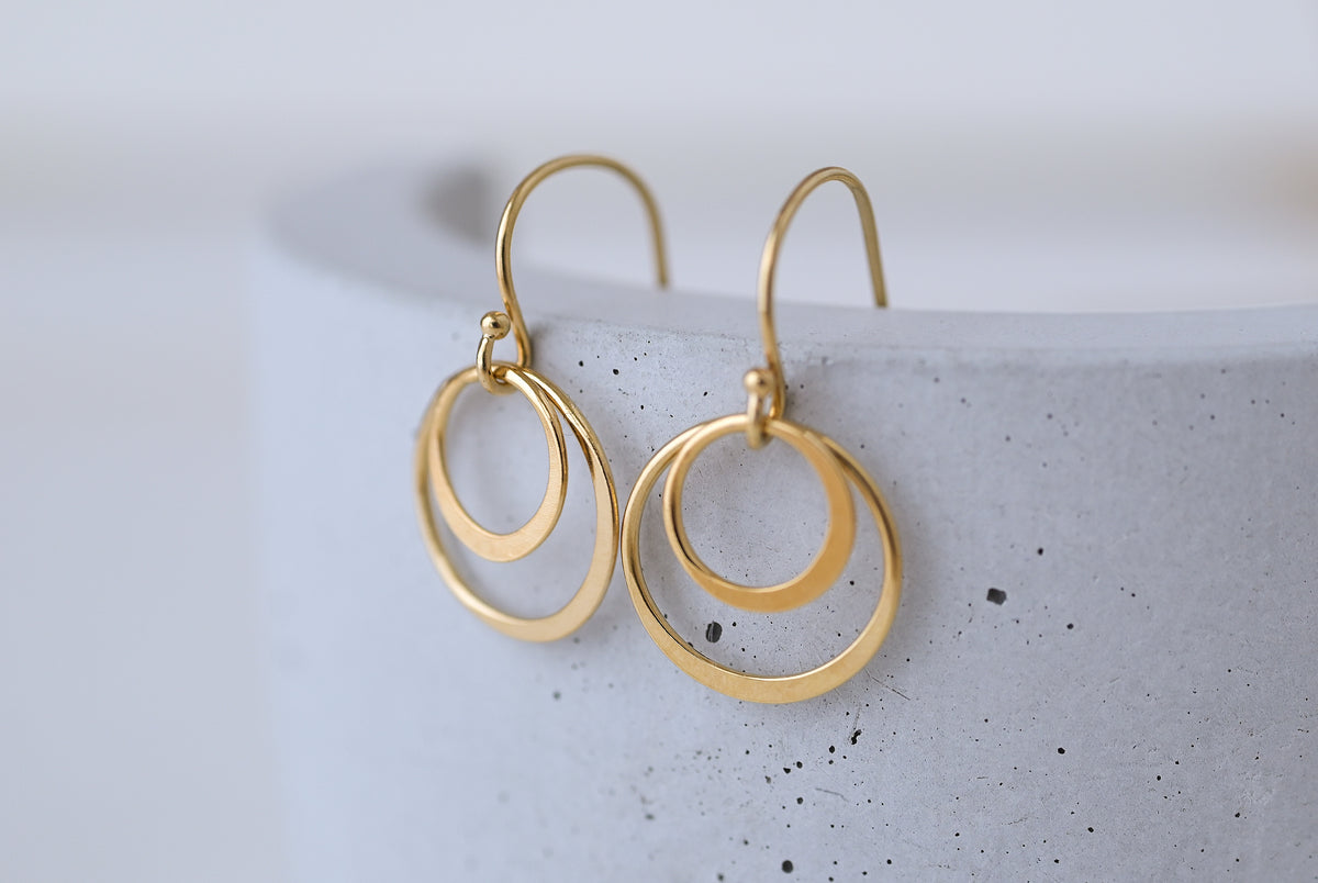 Goldene Doppelkreis-Ohrringe CIRCLES · Vergoldetes 925 Sterling Silber