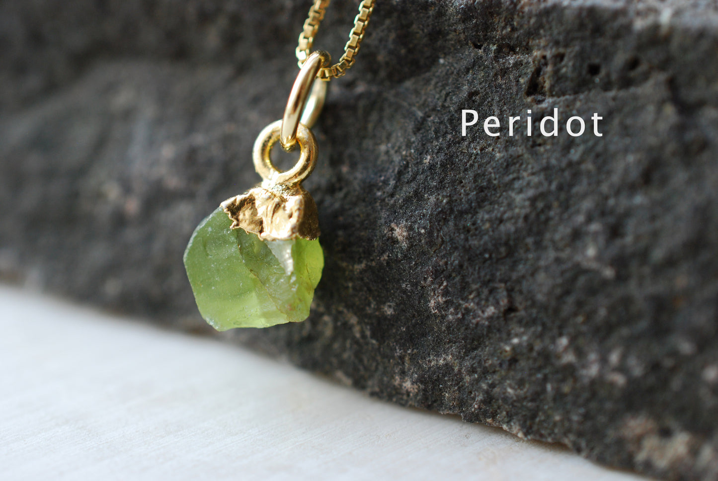 AVA Rohstein Anhänger | Geburtsstein Geschenke | 18K vergoldetes 925 Silber | Birthstone Charm | Optional mit Kette