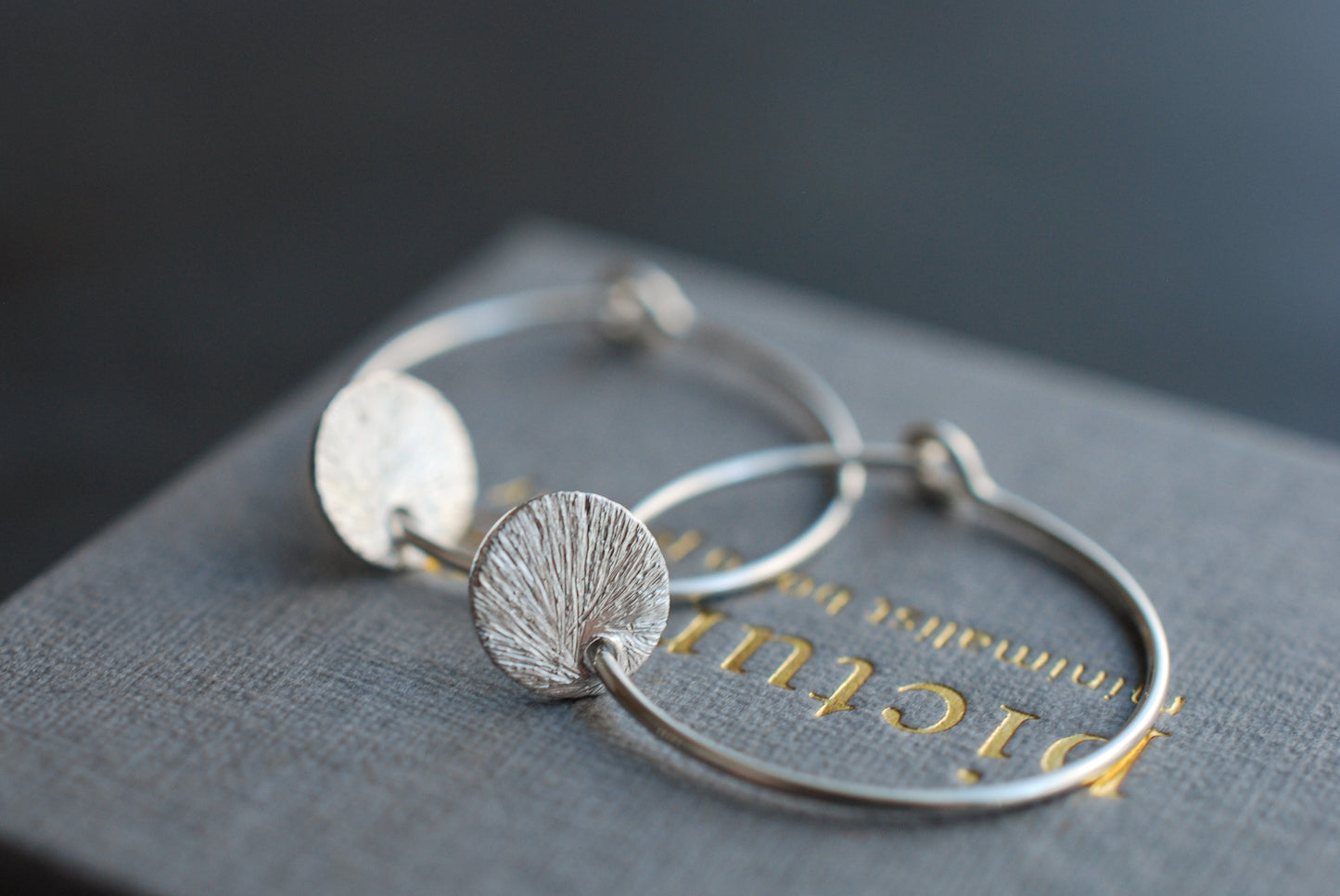 925 Sterling Silber Creolen NIA mit Plättchen-Anhänger