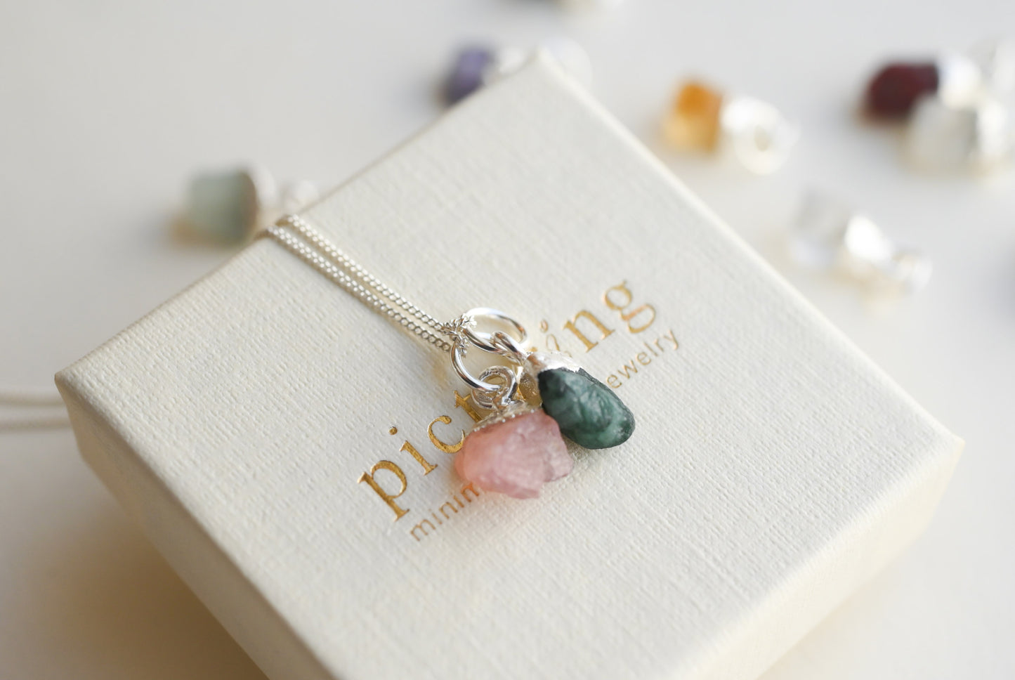 Roher Edelstein-Anhänger – AVA | Sterling Silber | optional mit Kette