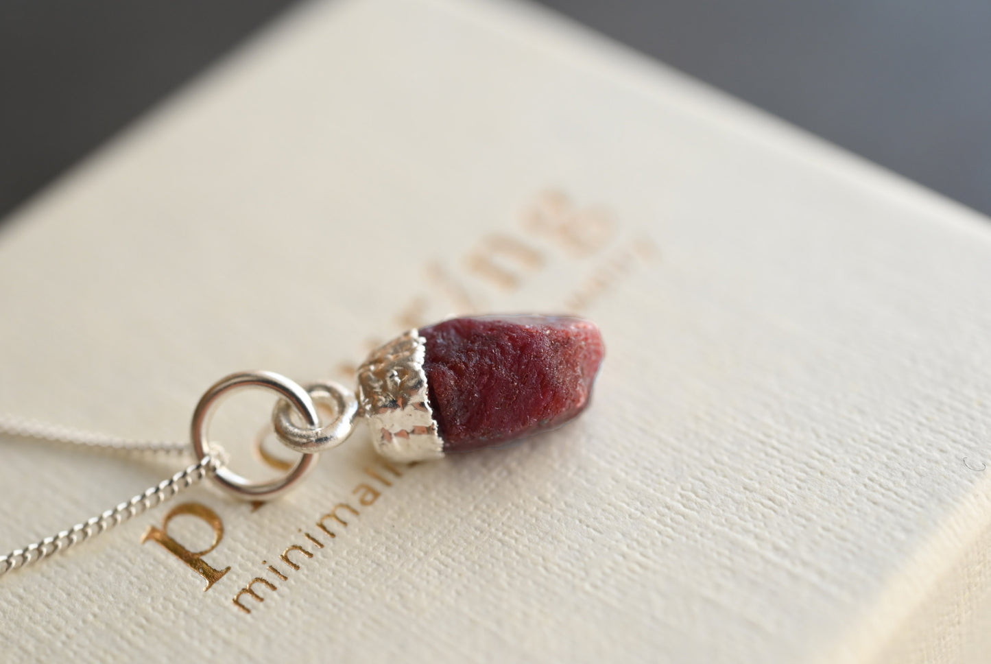 Roher Edelstein-Anhänger – AVA | Sterling Silber | optional mit Kette